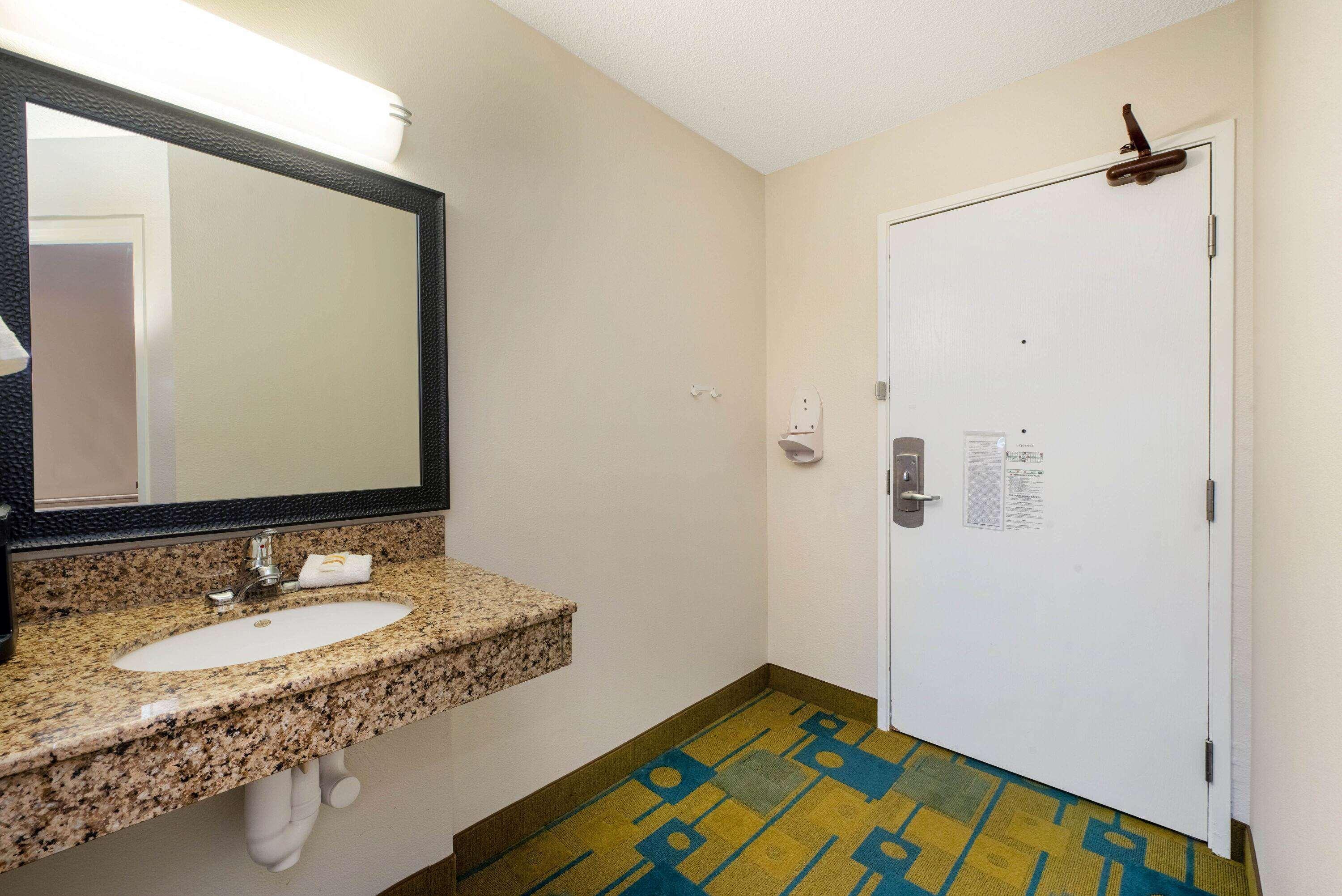 La Quinta By Wyndham Mansfield Oh Hotel Екстериор снимка