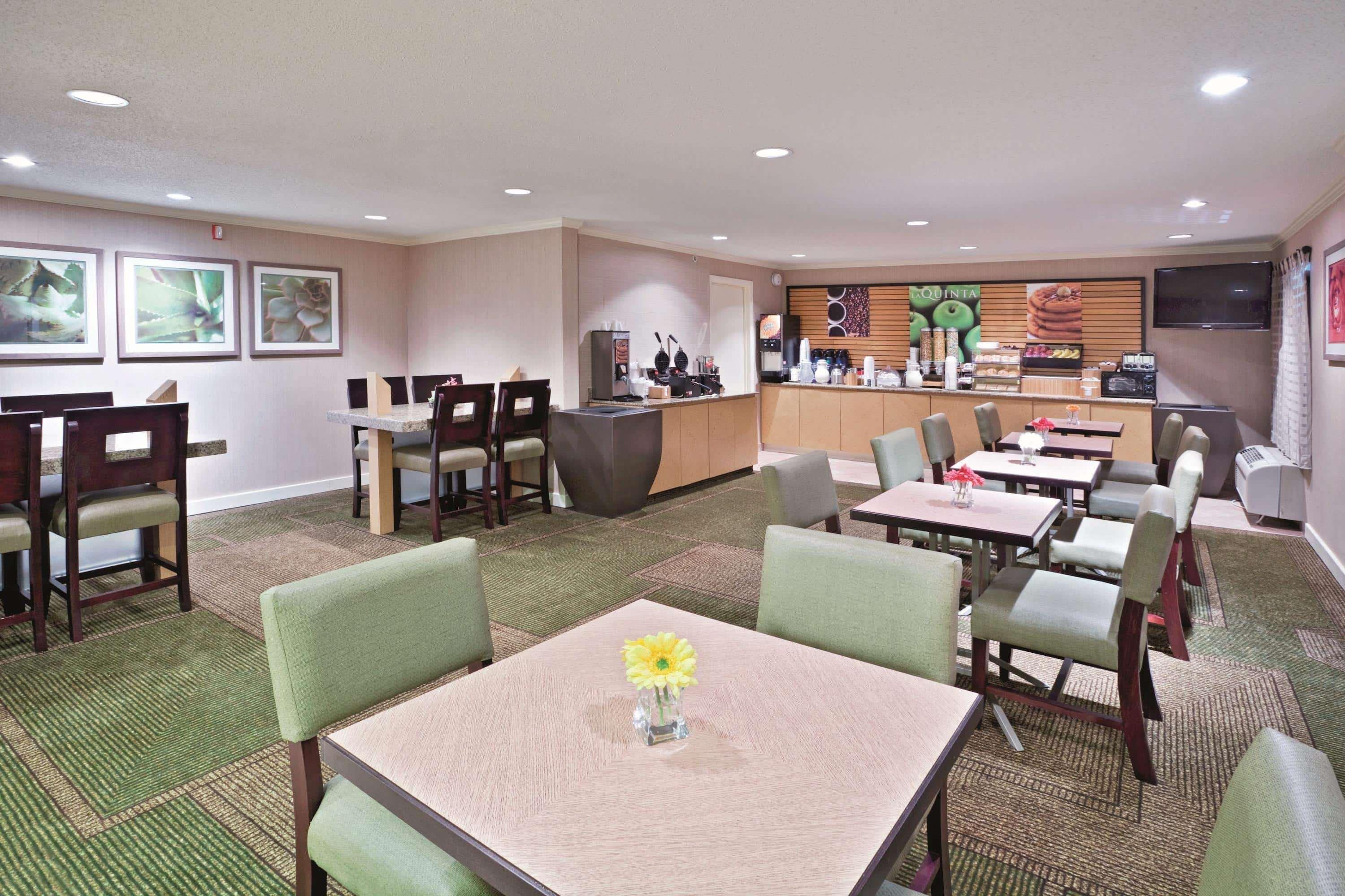 La Quinta By Wyndham Mansfield Oh Hotel Екстериор снимка